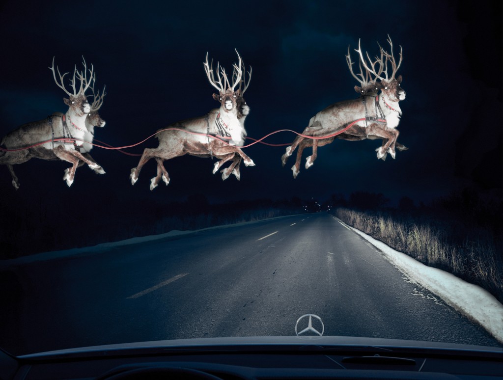 llllitl-all-the-christmas-commercials-2012-toutes-les-publicités-de-noël-2012-mercedes_reindeer_in_headlights-bbdo