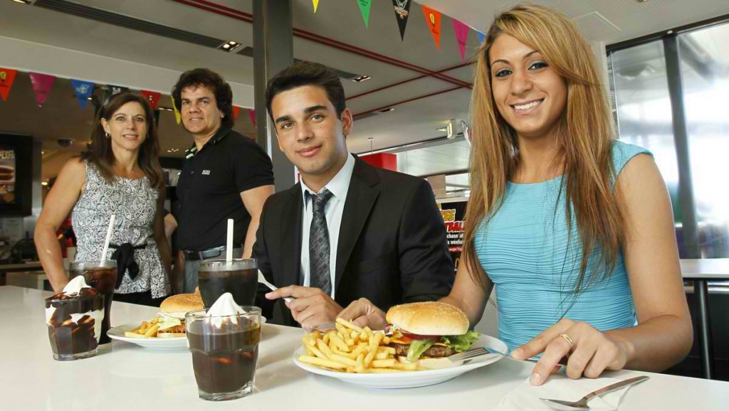 llllitl-mcdonalds-maccas-australie-australia-warilla-fast-food-revolution-innovation-restaurant-burgers-sidney-glenn-dwarte-katia-dwarte-franchise