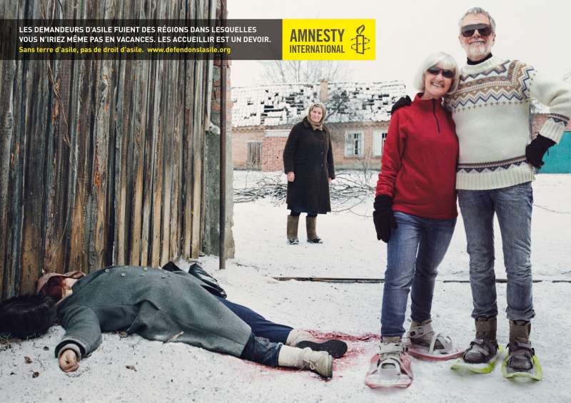 llllitl-amnesty-international-publicité-print-la-chose-droit-d'asile-touristes-avril-2012