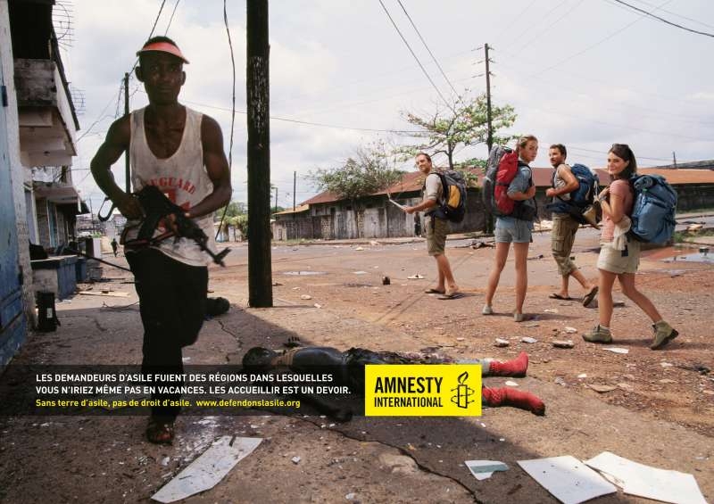 llllitl-amnesty-international-publicité-print-la-chose-droit-d'asile-touristes-avril-2012