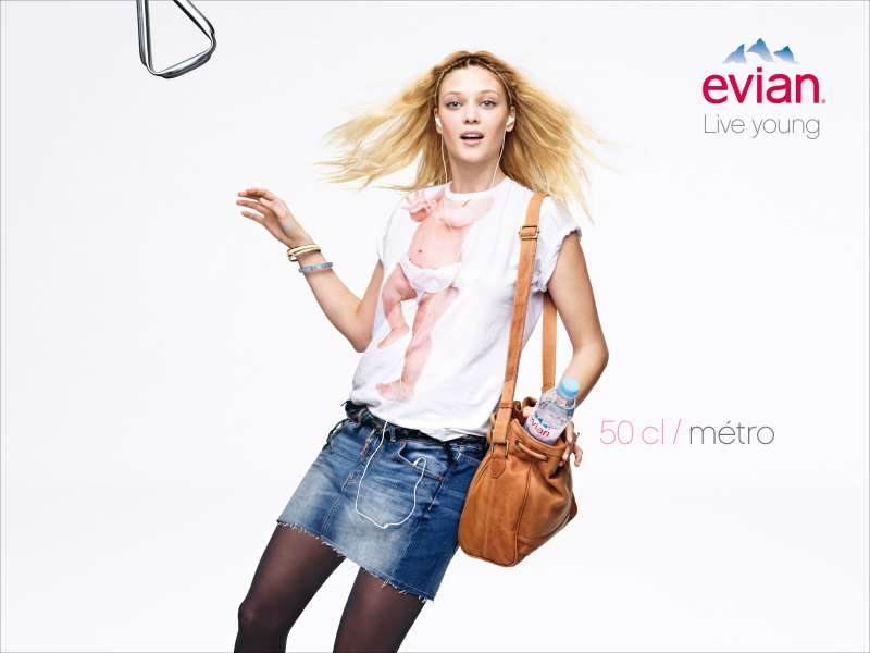 llllitl-evian-live-young-publicité-print-bébé-babies-tshirt-betc-euro-rscg-avril-2012-2