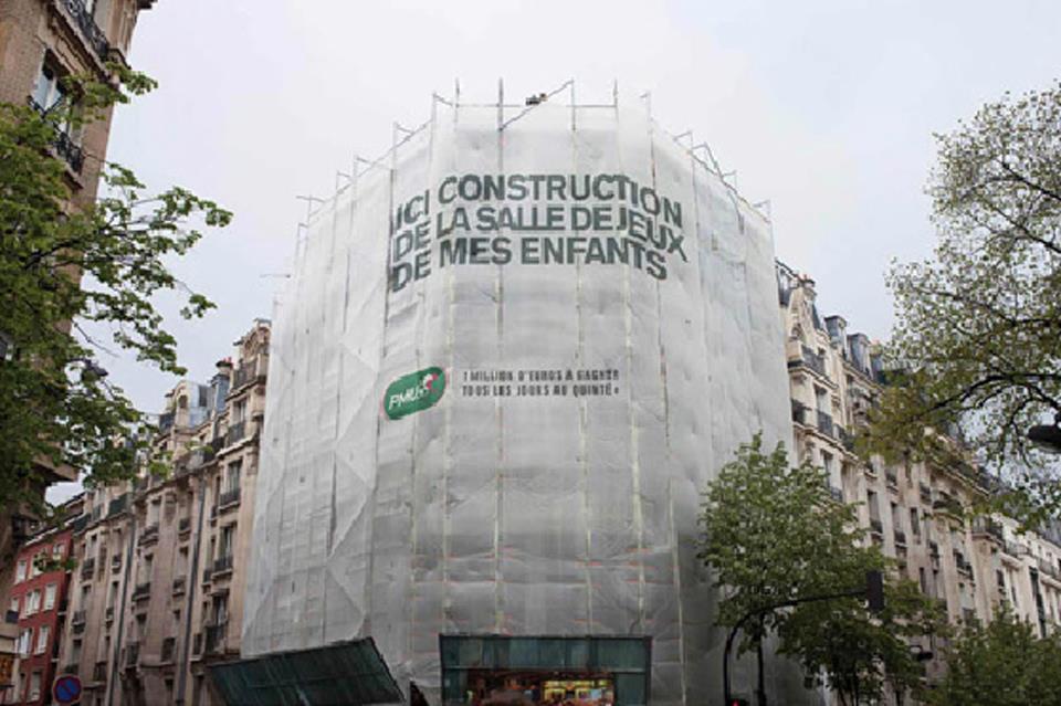 llllitl-pmu-quinté-plus-tiercé-chevaux-courses-hippiques-affichage-géant-chantiers-travaux-échafaudages-paris-ambient-marketing-publicis-conseil-mai-2012