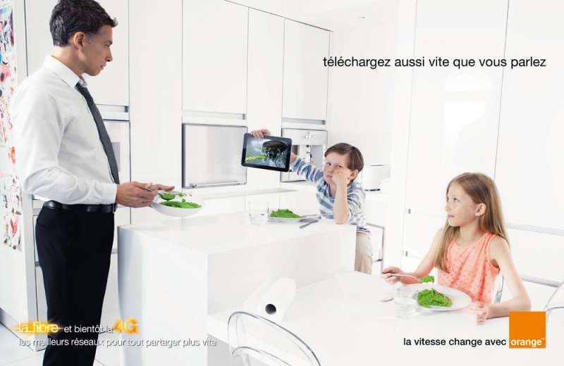 llllitl-orange-publicité-fibre-connexion-4G-rapidité-téléchargement-télécharger-télécom-publicis-conseil-juin-2012-3