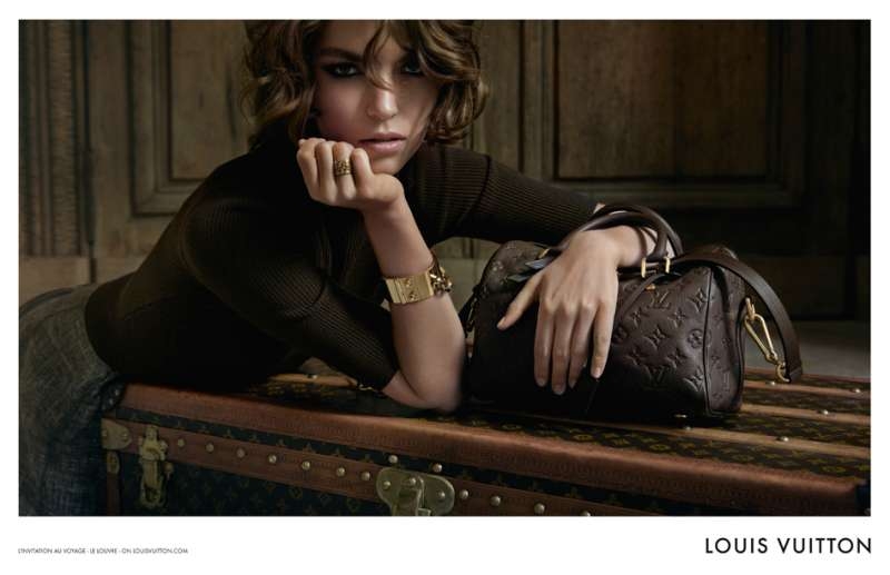 llllitl-louis-vuitton-publicité-print-advertising-le-louvre-arizona-muse-inez-and-vinoodh-paris-luxe-2012