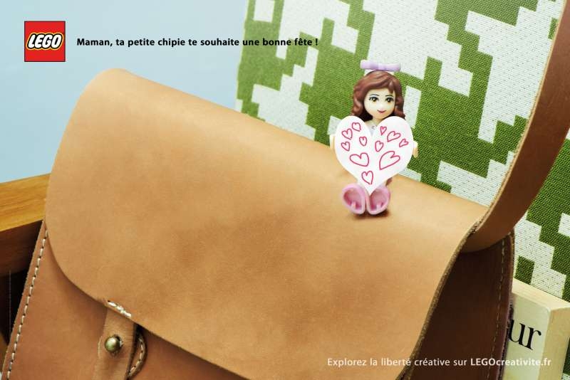llllitl-lego-publicité-print-marketing-affiche-fête-des-mères-2013-personnages-lego-monstre-chipie-agence-grey