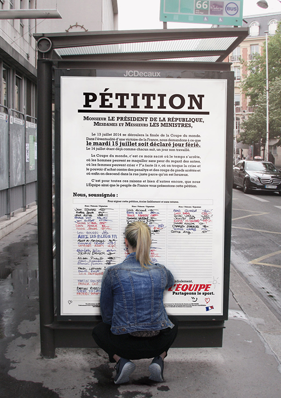 l'équipe-journal-sport-publicité-marketing-pétition-signatures-15-juillet-2014-férié-print-affiche-abribus-agence-ddb-paris-1