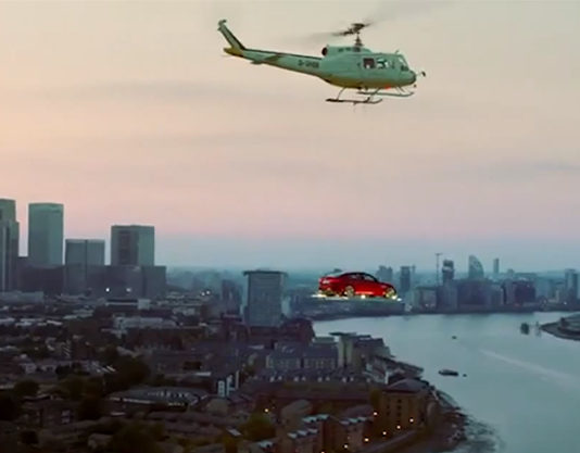 jaguar-xe-voiture-volante-londres-buzz-marketing-automobile-uk-2