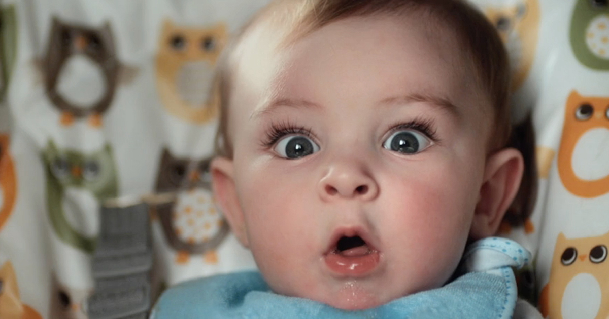 pampers-pooface-commercial-publicite-babies-bebes-poop-caca-slowmotion