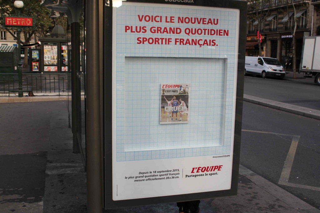 lequipe-journal-publicite-bus-taille-format-tabloid-septembre-2015-nouveau-plus-grand-quotidien-francais-ddb-paris-1