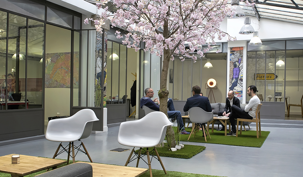 bureaux-agence-publicite-evenementiel-digital-les-pietons-jay-walker-paris-11