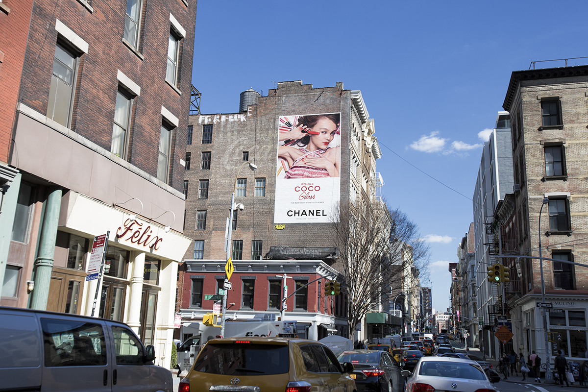colossal-media-paint-ads-outdoor-advertising-nyc-brooklyn-chanel-coco-lily-rose-depp-2