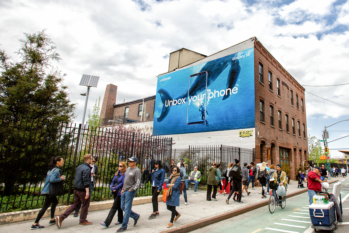 colossal-media-paint-ads-outdoor-advertising-nyc-brooklyn-samsung-unbox-your-phone-2