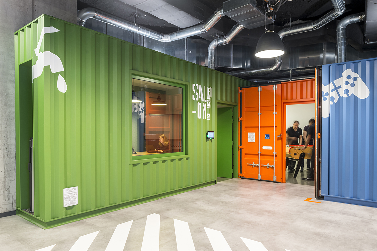 le-bon-coin-paris-bureaux-containers-office-design-colliers-international-1