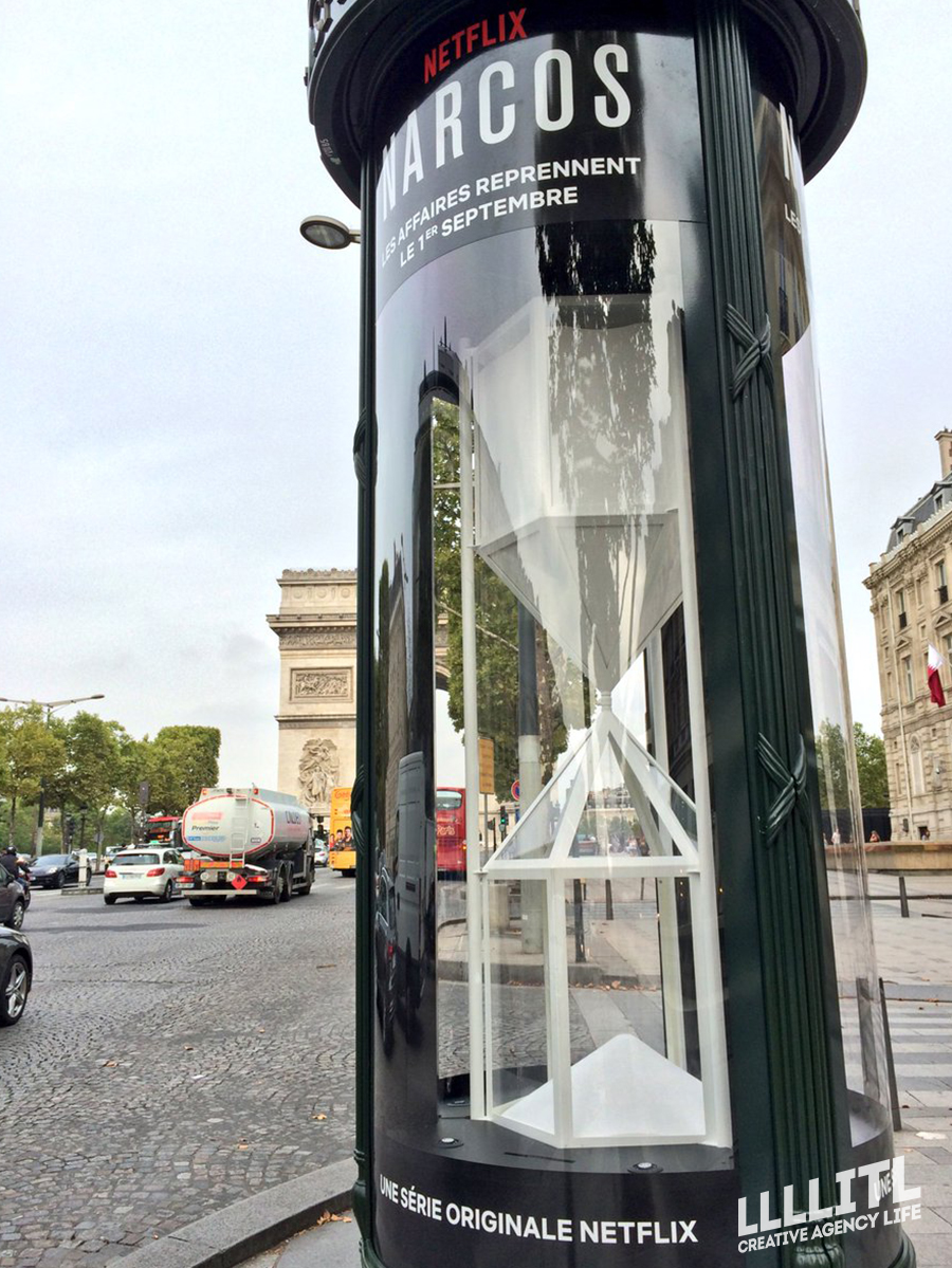 netflix-narcos-cocaine-paris-sand-timer-sablier-champs-elysees-jcdecaux-ubi-bene-2