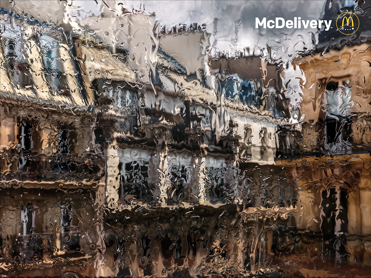 mcdelivery-mcdonalds-pluie-rain-publicite-marketing-print-affichage-tbwa-paris-2