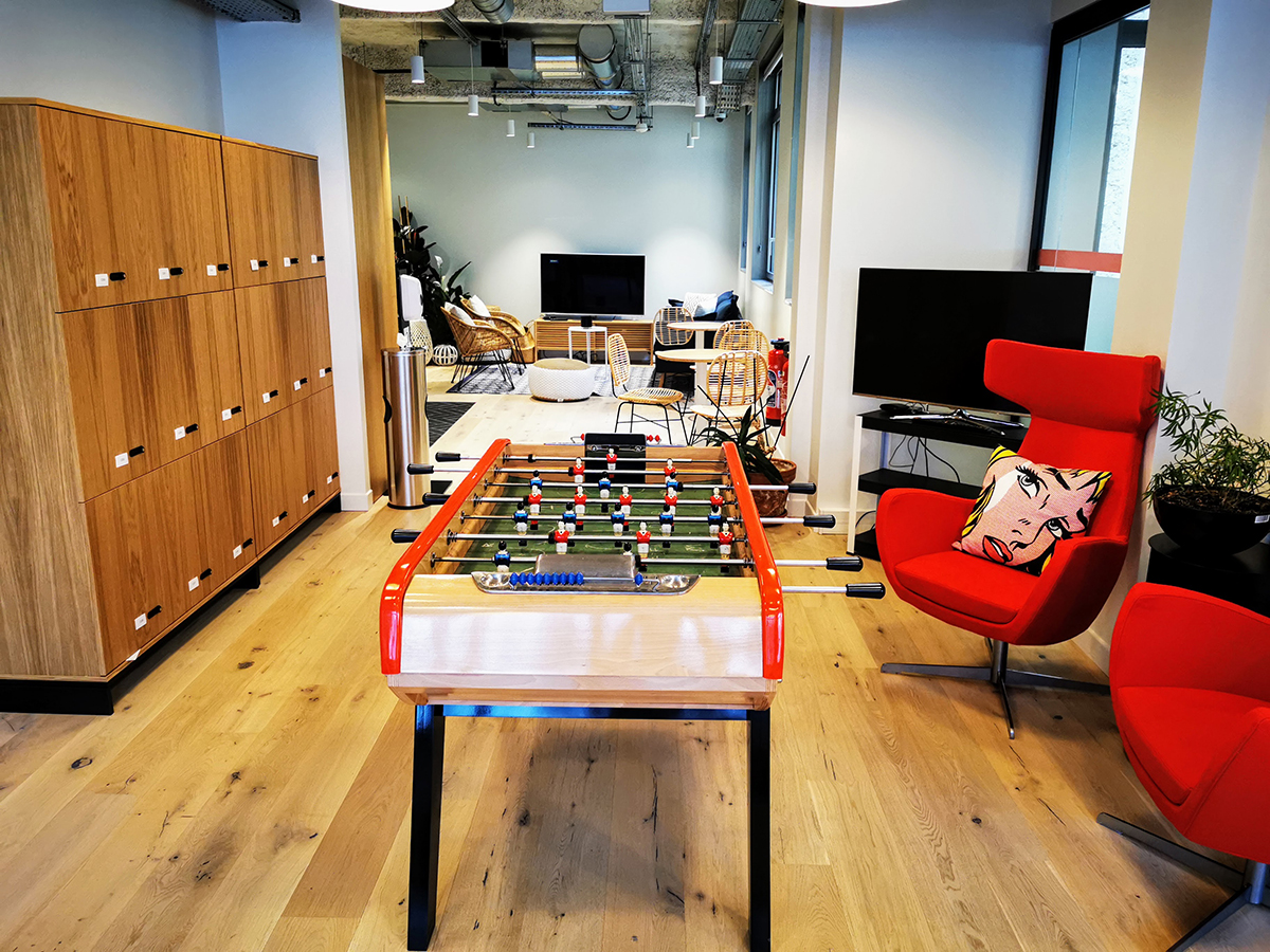 dentsu-france-paris-wagram-bureaux-office-photos-wework-baby-foot-5