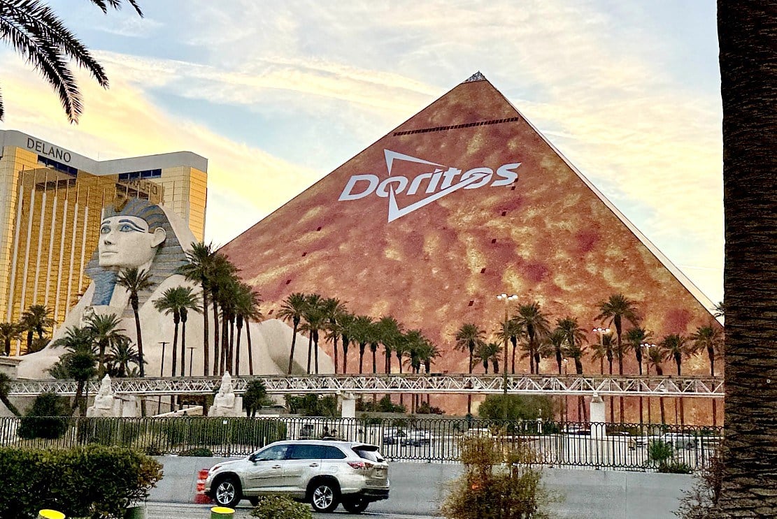 doritos-luxor-hotel-resort-las-vegas-super-bowl-2024-pyramid-triangle-wrap-up-ad-billboard