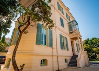 banana-camp-hostel-cannes-lions-jung-von-matt-1