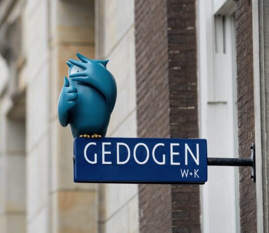 Interview – Susan Hoffman: “Wieden+Kennedy Will Never Be For Sale” Street Art Frankey Gedogen Wieden & Kennedy